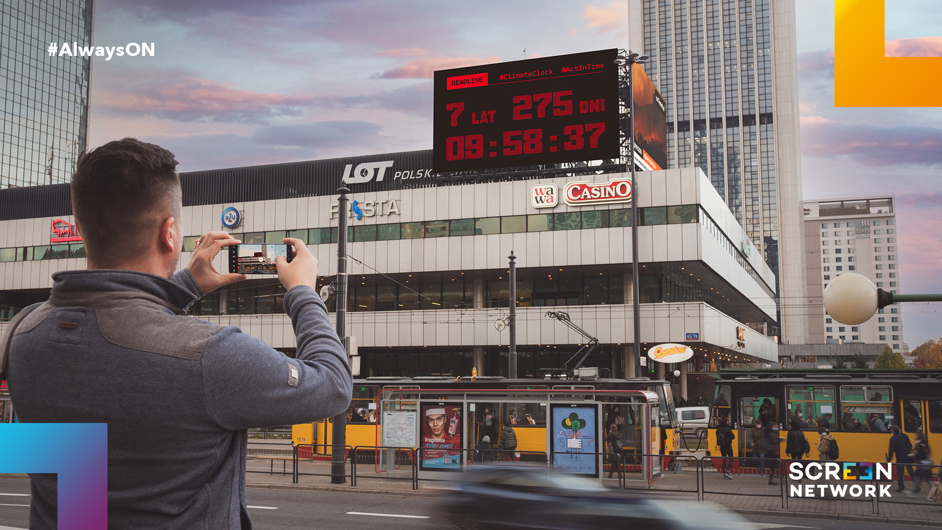Zegar w centrum Warszawy odlicza czas do katastrofy klimatycznej - Screen Network